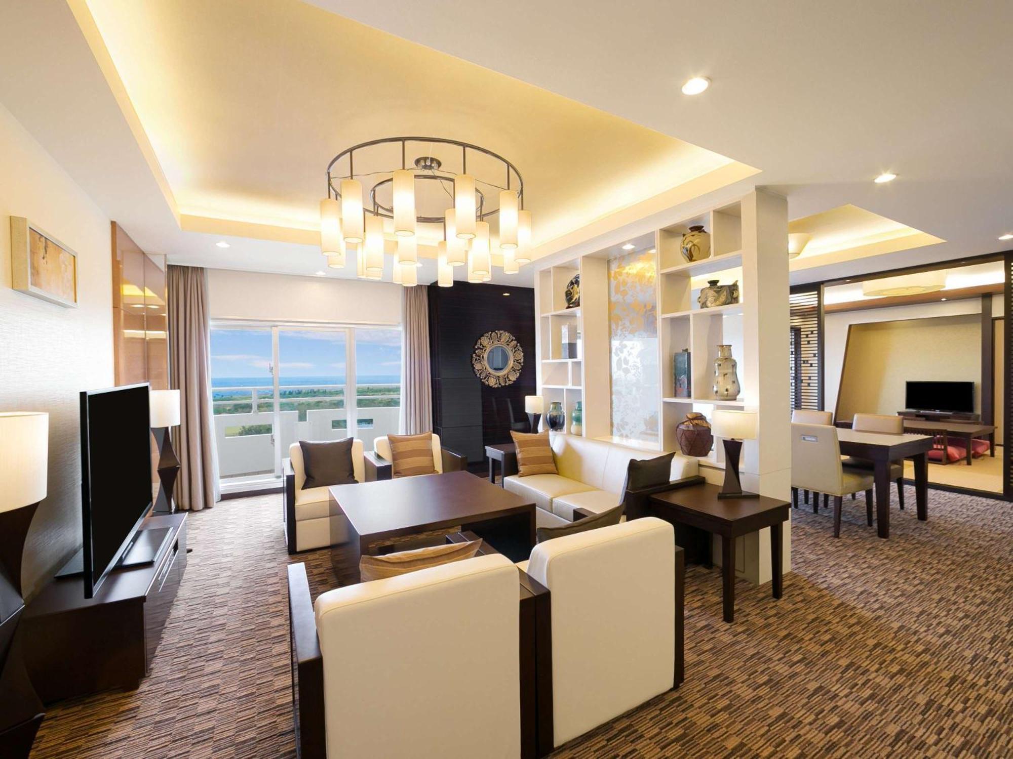 Grand Mercure Okinawa Cape Zanpa Resort Yomitan Exteriör bild