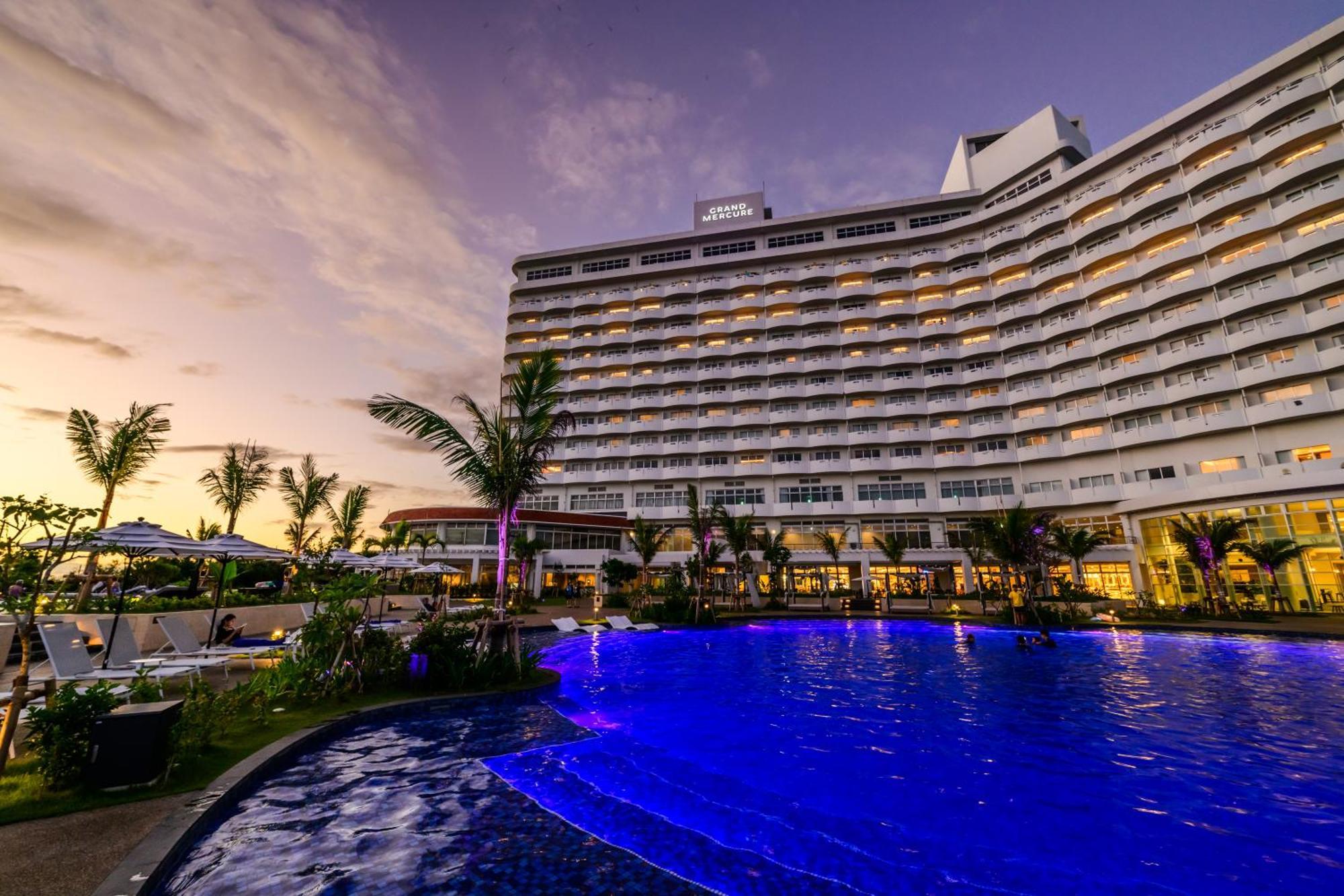 Grand Mercure Okinawa Cape Zanpa Resort Yomitan Exteriör bild