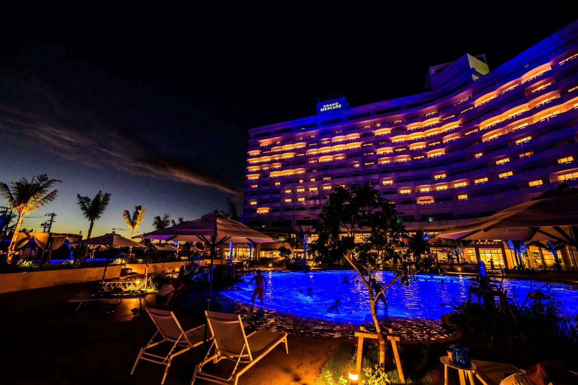 Grand Mercure Okinawa Cape Zanpa Resort Yomitan Exteriör bild