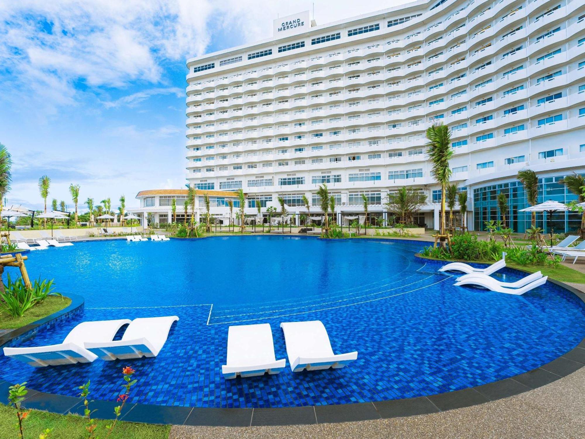 Grand Mercure Okinawa Cape Zanpa Resort Yomitan Exteriör bild